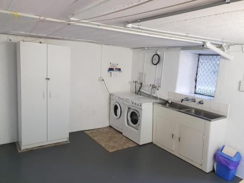 Stirling Apartments - Studio 1