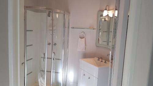 Stirling Apartments - Studio 1