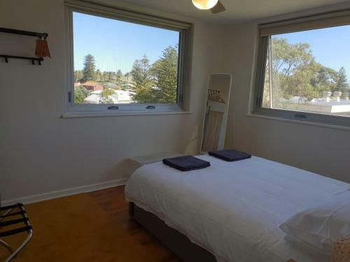 Forrest Four Apartment - 2 Bedroom Fremantle Apt