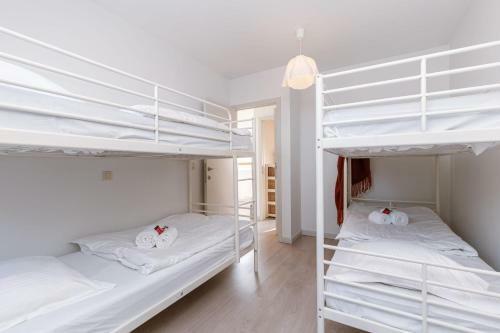 Modern And Bright Duplex Family Apartment With Terrace