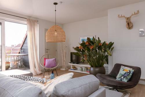 Modern And Bright Duplex Family Apartment With Terrace