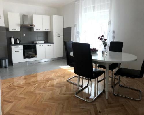 Erslan Holiday Home