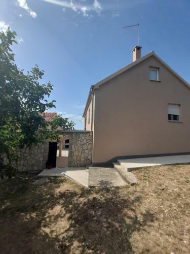 Erslan Holiday Home