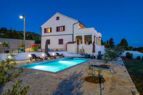 Villa Holiday Home Klara, Zadar - Kru?evo