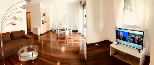 Apartments By The Sea Makarska - 16650