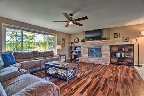 Family-friendly Home With Back Yard And Game Room