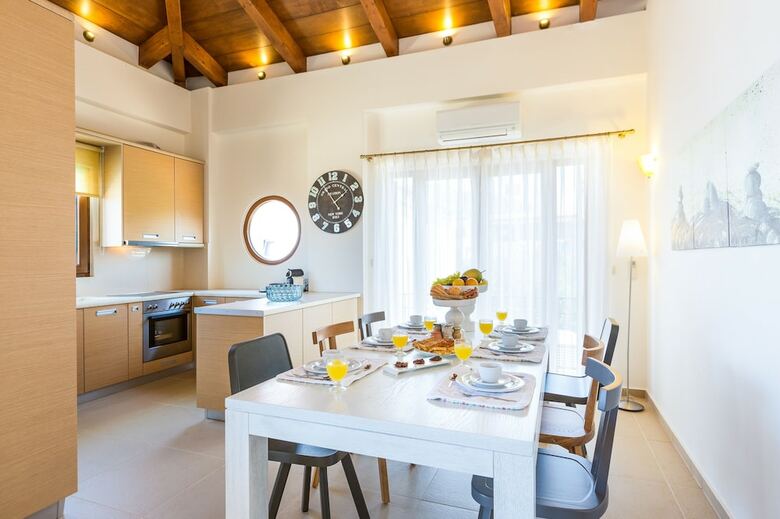 Villa Leste Luxury Homes