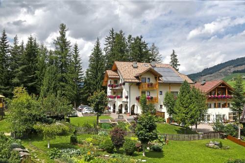 Hotel Garn� Lasteis