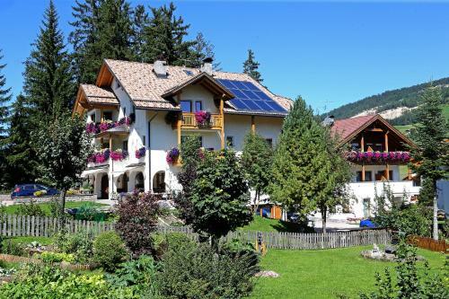 Hotel Garn� Lasteis
