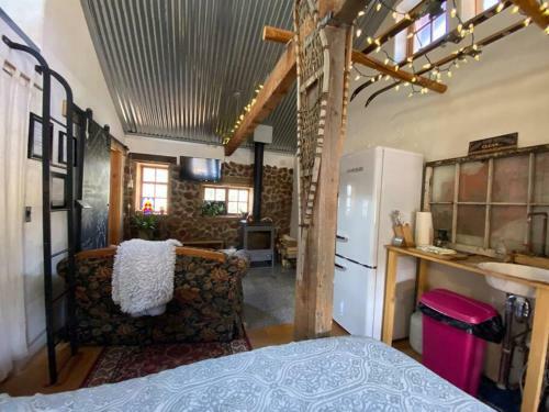 Redtail Retreat - The Studio - Get Off The Grid!