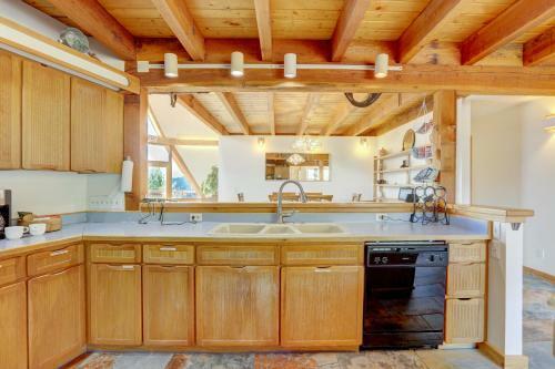 Secluded Rustic Dome With Majestic Views At Idaho Springs