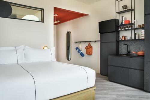 The Catbird Hotel
