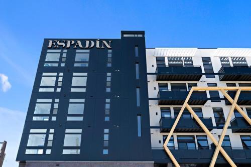 Local Artist-inspired Prudden Loft - Espadin Lohi