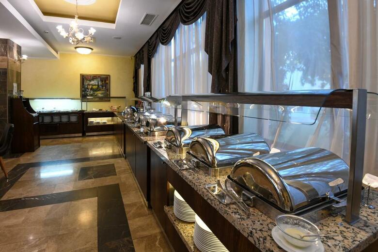Hotel Saturn