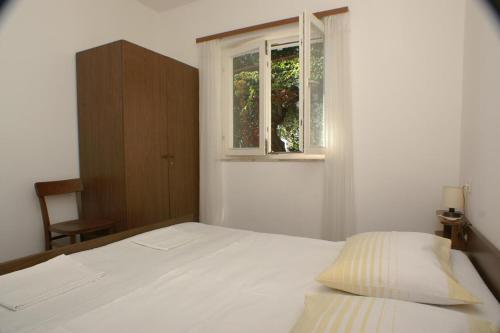 Apartments By The Sea Pisak, Omis - 967