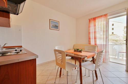 Hostal Apartments ?ara