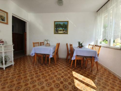 Hostal Rooms Neda Rab