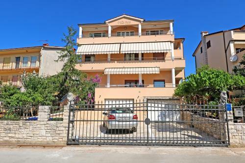 Apartment In Vila Mia