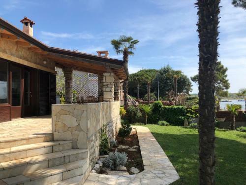 Karigador Beach House