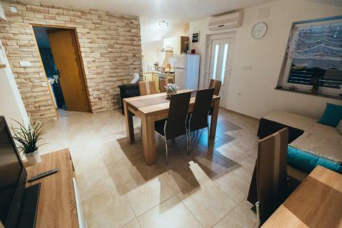 Apartman Koli?