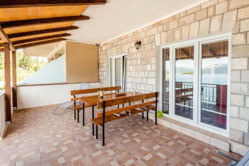 Marinus Apartments