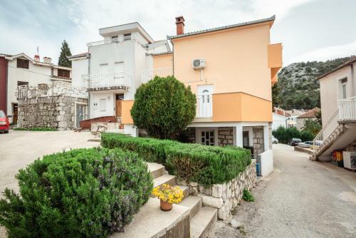 Apartmani Sr?en