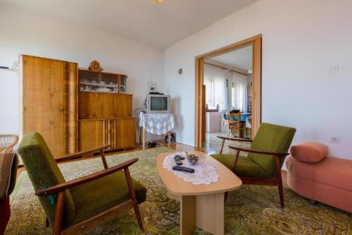 Apartment In Dramalj 41518