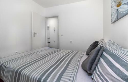 Amazing Apartment In Dramalj With 2 Bedrooms