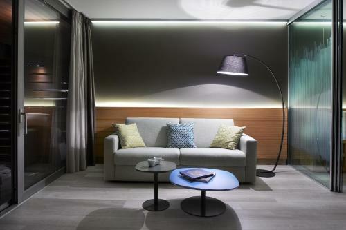 Blue Dolphin Hotel