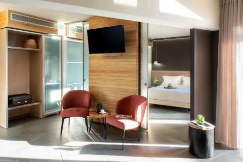 Blue Dolphin Hotel