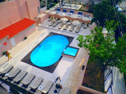 Golden Beach Hotel