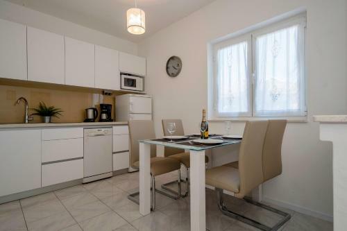 Apartamentos Lili Rab