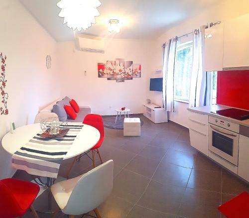 Apartmani "sandro" Gonar