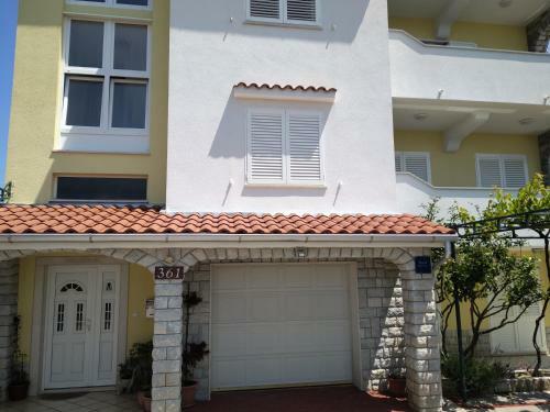 Apartments Mlacovic