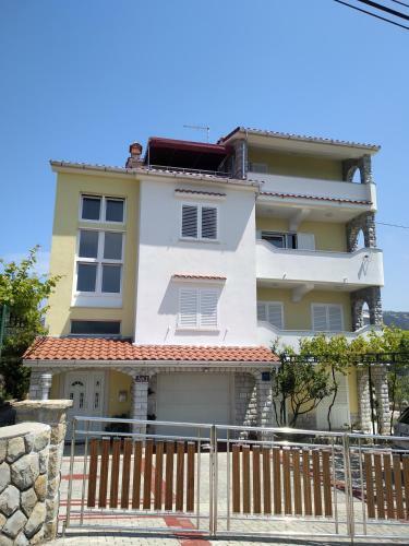Apartments Mlacovic