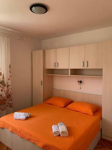 Apartments Pahljina