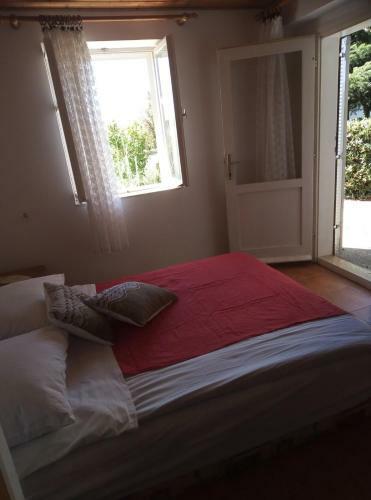 Apartments Suha Punta - Crnic