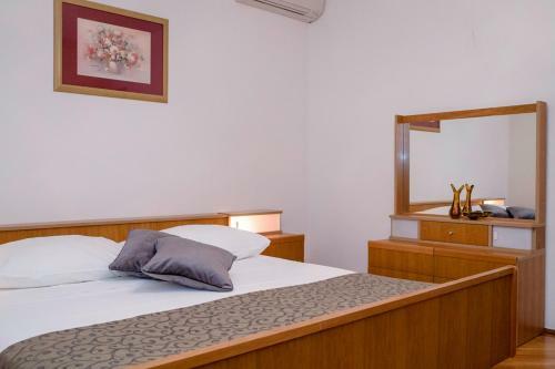 Apartments Dionis