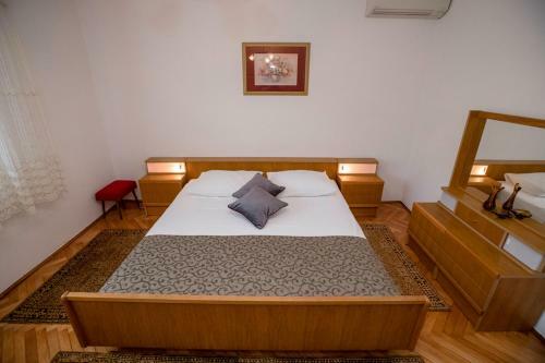 Apartments Dionis