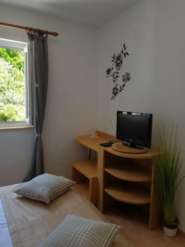 Apartmani I Sobe Jusi?