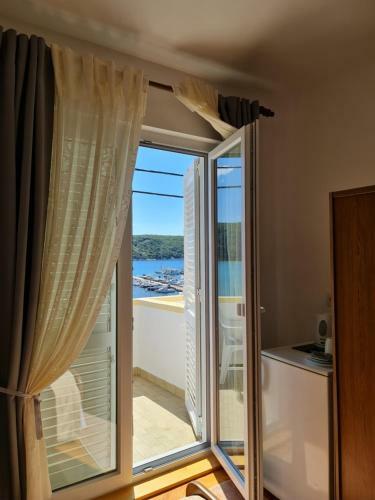 Apartmani I Sobe Jusi?