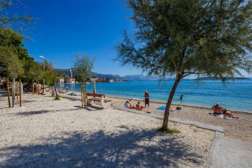 Beachfront Apartment Nehaj Kastel