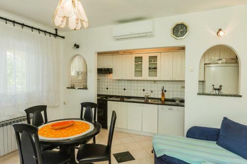 Family Friendly Apartment Kastelo