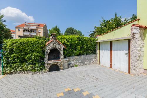 Family Friendly Apartment Kastelo