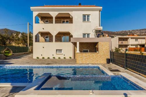 Villa Lamarin