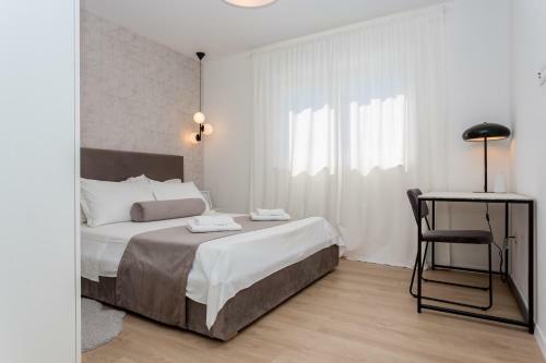 Villa Eli - New Unique Holiday House With Swimming Pool