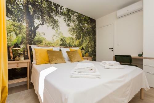 Villa Eli - New Unique Holiday House With Swimming Pool