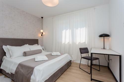 Villa Eli - New Unique Holiday House With Swimming Pool