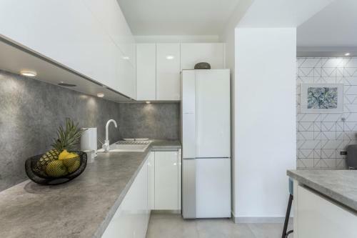 Villa Ema Kastela With Private Heated Pool