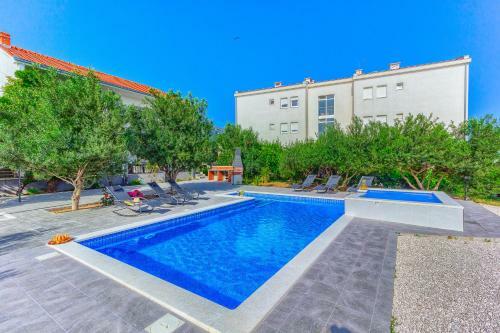 Apartment Villa Hacijenda With Private Pool And Jacuzzi